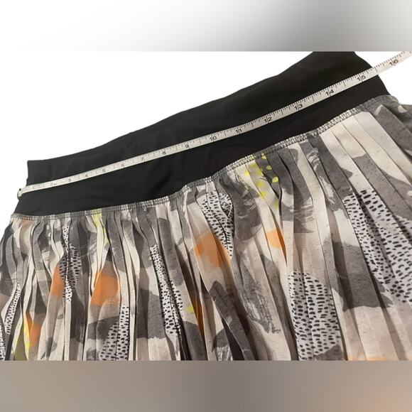 Lululemon Pleat to Street‎ II Pleated Skirt Pickle Ball, Tennis, Golf- Size 6 - Picture 7 of 10